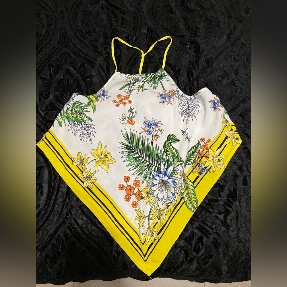 Cute blouse perfect for the summer